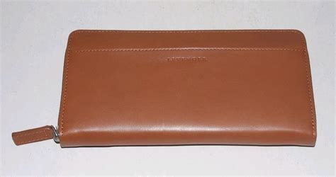 levenger wallets women